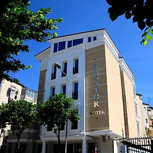 4* Hotel Senator